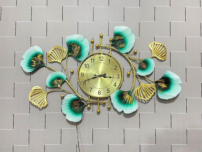 Sophisticated Designer Metal Wall Clock Decor